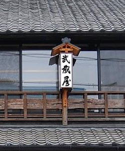 @Ŕ